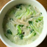 チンゲン菜とえのきのミルク中華スープ